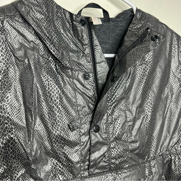 Free People Diamond Back mettalic Hooded Cropped Jacket - Picture 6 of 12